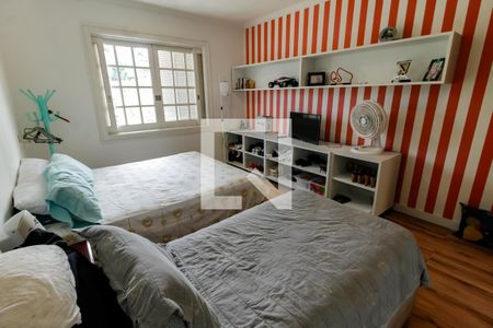 Casa à venda com 700m², 4 quartos e 8 vagas Casa à venda com 700m², 4 quartos e 8 vagasSuíte 4