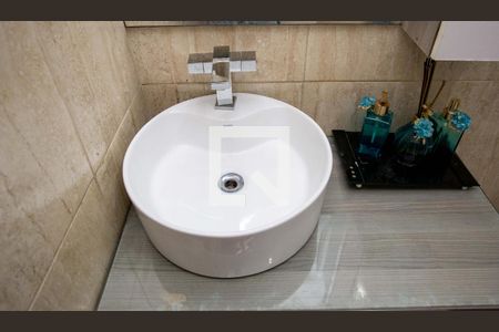 Casa à venda com 300m², 8 quartos e 3 vagasBanheiro