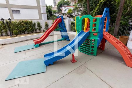 Apartamento à venda com 221m², 4 quartos e 4 vagas Apartamento à venda com 221m², 4 quartos e 4 vagasÁrea comum