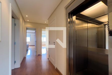 Casa à venda com 380m², 4 quartos e 6 vagasHall