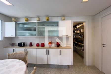 Casa à venda com 380m², 4 quartos e 6 vagasCozinha