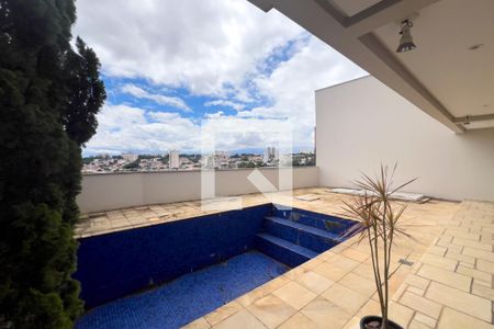 Casa à venda com 380m², 4 quartos e 6 vagasPiscina