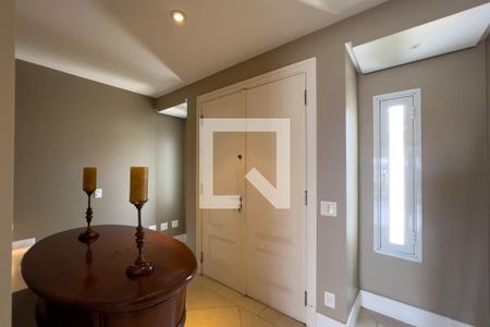 Casa à venda com 380m², 4 quartos e 6 vagasHall