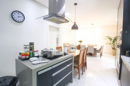 Casa de condomínio para alugar com 285m², 4 quartos e 2 vagasCozinha