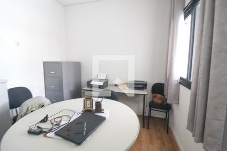 Casa de condomínio para alugar com 285m², 4 quartos e 2 vagasEscritório