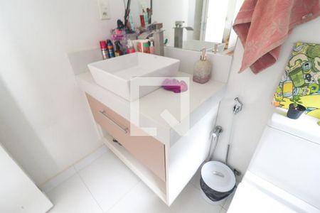 Casa de condomínio para alugar com 285m², 4 quartos e 2 vagasBanheiro do Quarto 4