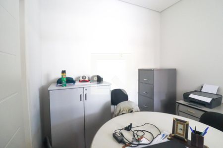 Casa de condomínio para alugar com 285m², 4 quartos e 2 vagasEscritório