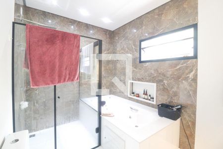 Casa de condomínio para alugar com 285m², 4 quartos e 2 vagasBanheiro do Quarto 