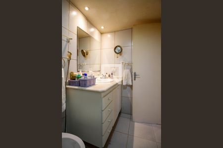 Apartamento à venda com 85m², 2 quartos e 4 vagas Apartamento à venda com 85m², 2 quartos e 4 vagasBanheiro da Suíte 2