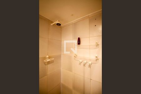 Apartamento à venda com 85m², 2 quartos e 4 vagas Apartamento à venda com 85m², 2 quartos e 4 vagasBanheiro da Suíte 1