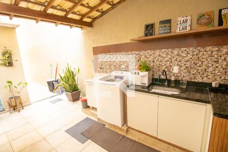 Casa de condomínio à venda com 280m², 4 quartos e 2 vagasÁrea de Serviço