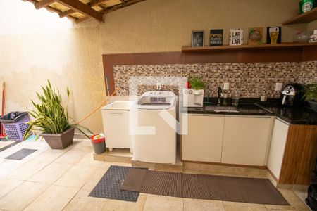 Casa de condomínio à venda com 280m², 4 quartos e 2 vagasÁrea de Serviço