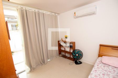 Casa de condomínio à venda com 280m², 4 quartos e 2 vagasQuarto 1