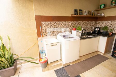 Casa de condomínio à venda com 280m², 4 quartos e 2 vagasÁrea de Serviço