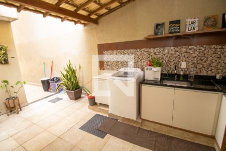 Casa de condomínio à venda com 280m², 4 quartos e 2 vagasÁrea de Serviço