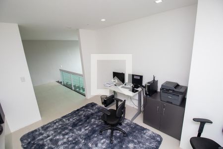 Casa de condomínio à venda com 280m², 4 quartos e 2 vagasEscritório