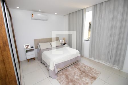 Casa de condomínio à venda com 280m², 4 quartos e 2 vagasQuarto 4