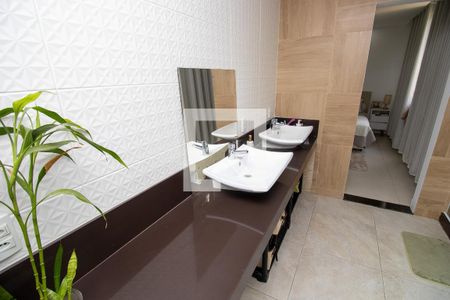 Casa de condomínio à venda com 280m², 4 quartos e 2 vagasBanheiro quarto 4