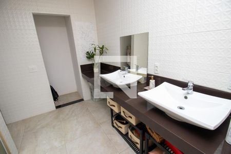 Casa de condomínio à venda com 280m², 4 quartos e 2 vagasBanheiro quarto 4