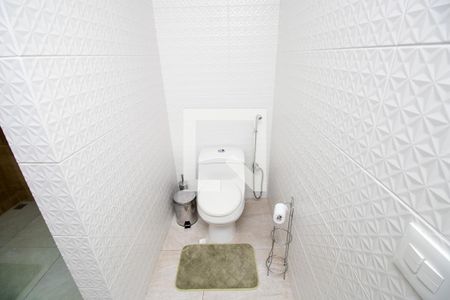 Casa de condomínio à venda com 280m², 4 quartos e 2 vagasBanheiro quarto 4