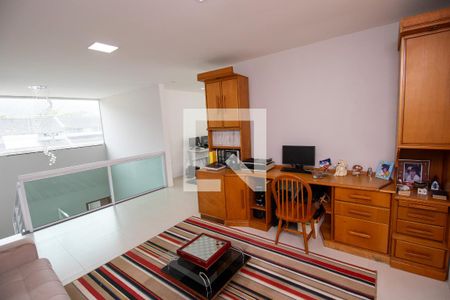 Casa de condomínio à venda com 280m², 4 quartos e 2 vagasSala intima