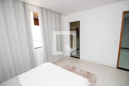 Casa de condomínio à venda com 280m², 4 quartos e 2 vagasQuarto 4