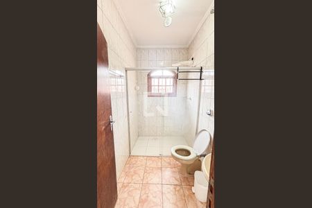 Casa à venda com 200m², 3 quartos e 2 vagasBanheiro da Suíte