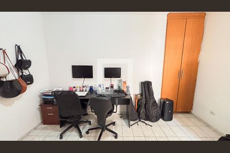 Casa à venda com 200m², 3 quartos e 2 vagasQuarto 2