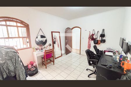 Casa à venda com 200m², 3 quartos e 2 vagasQuarto 2