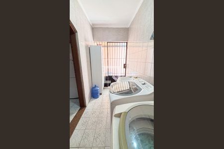 Casa à venda com 200m², 3 quartos e 2 vagasÁrea de Serviço