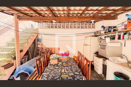 Casa à venda com 200m², 3 quartos e 2 vagasQuintal