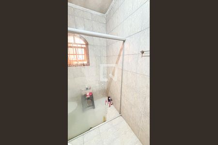 Casa à venda com 200m², 3 quartos e 2 vagasBanheiro 1