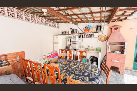 Casa à venda com 200m², 3 quartos e 2 vagasQuintal