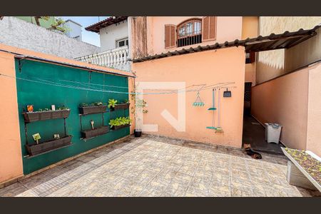 Casa à venda com 200m², 3 quartos e 2 vagasQuintal