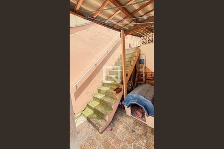 Casa à venda com 200m², 3 quartos e 2 vagasQuintal - Escada