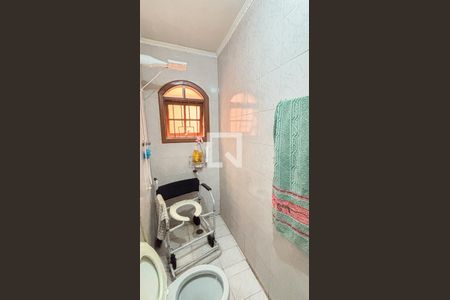 Casa à venda com 200m², 3 quartos e 2 vagasBanheiro 2