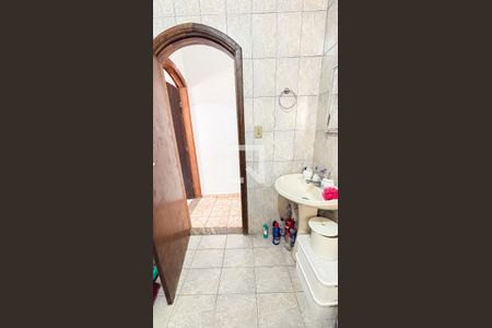 Casa à venda com 200m², 3 quartos e 2 vagasBanheiro 1