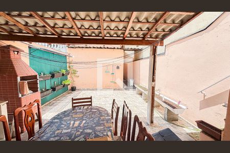 Casa à venda com 200m², 3 quartos e 2 vagasQuintal