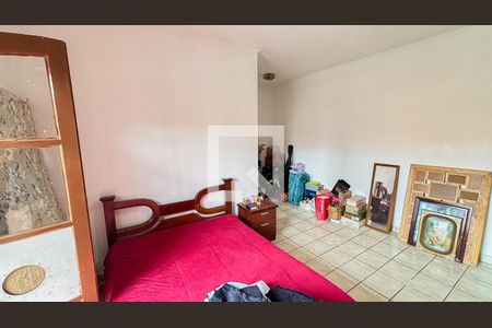 Casa à venda com 200m², 3 quartos e 2 vagasSuite