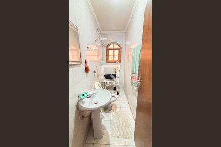 Casa à venda com 200m², 3 quartos e 2 vagasBanheiro 2