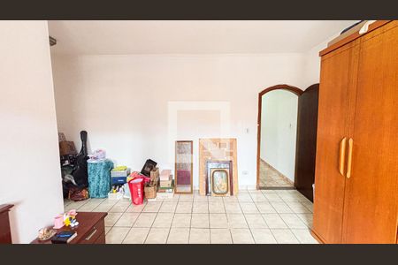 Casa à venda com 200m², 3 quartos e 2 vagasSuite