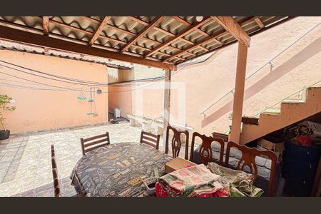 Casa à venda com 200m², 3 quartos e 2 vagasQuintal