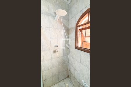 Casa à venda com 200m², 3 quartos e 2 vagasBanheiro 1