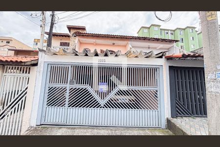 Casa à venda com 200m², 3 quartos e 2 vagasFachada