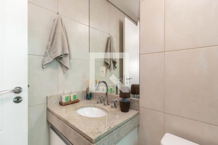 Apartamento à venda com 129m², 4 quartos e 3 vagasBanheiro da Suíte 2