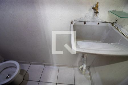 Casa à venda com 100m², 3 quartos e sem vagaLavabo 2 Garagem / Loja