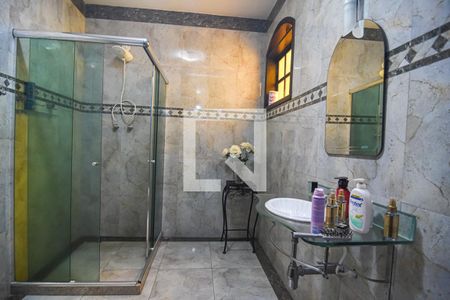 Casa à venda com 900m², 4 quartos e 4 vagas Casa à venda com 900m², 4 quartos e 4 vagasBanheiro