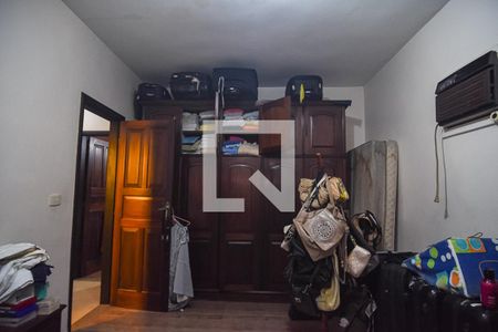 Casa à venda com 900m², 4 quartos e 4 vagas Casa à venda com 900m², 4 quartos e 4 vagasQuarto 2