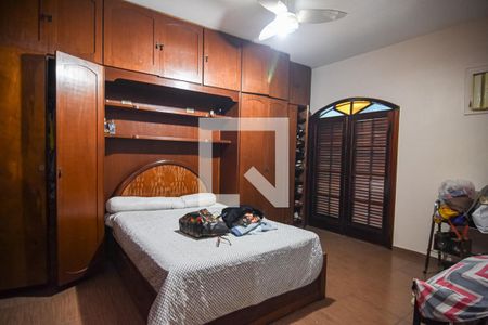 Casa à venda com 900m², 4 quartos e 4 vagas Casa à venda com 900m², 4 quartos e 4 vagasQuarto 3