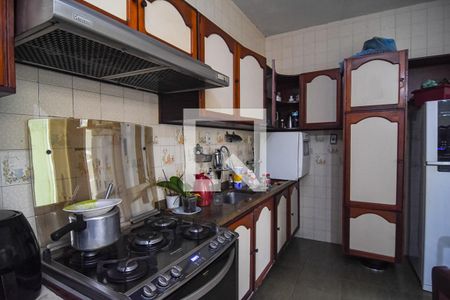 Casa à venda com 900m², 4 quartos e 4 vagas Casa à venda com 900m², 4 quartos e 4 vagasCozinha